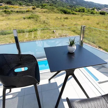 Supernus Ii With Heated Pool Vilă *