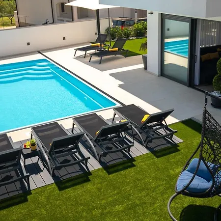 Supernus Ii With Heated Pool Villa Baška