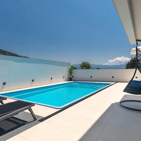 Willa Supernus Ii With Heated Pool *