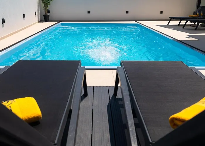 Villa Supernus Ii With Heated Pool