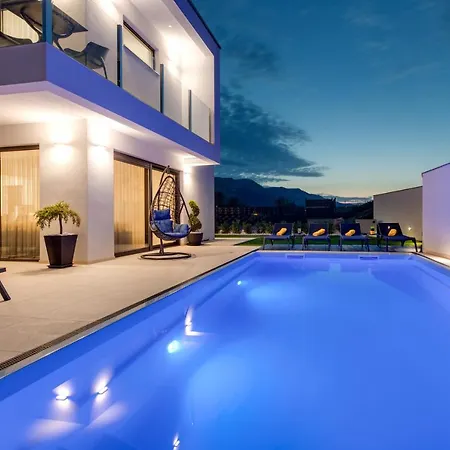 וילה Supernus Ii With Heated Pool *